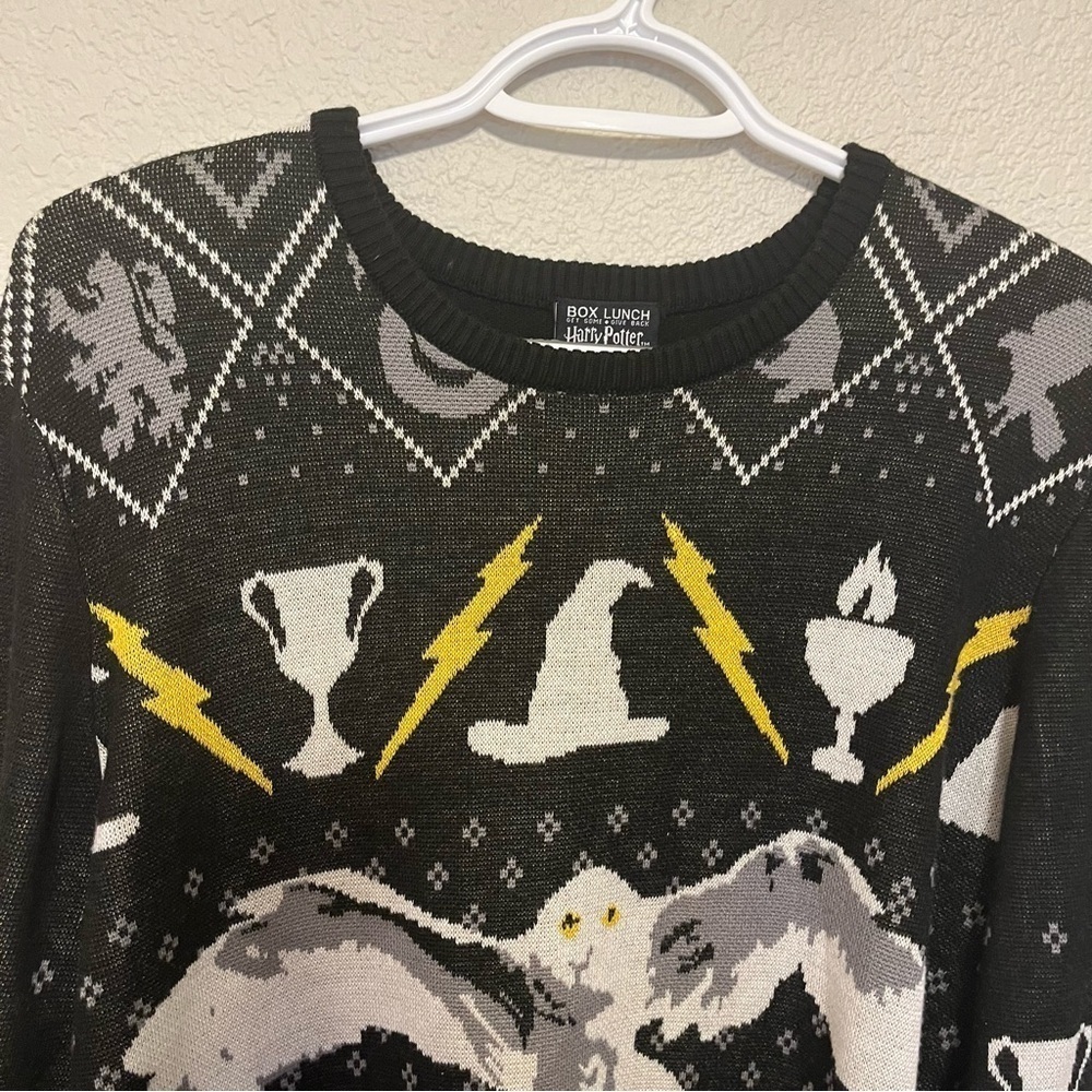 Box Lunch Harry Potter Wizarding World Quidditch Hedwig Golden Snitch Sweater - Picture 7 of 15
